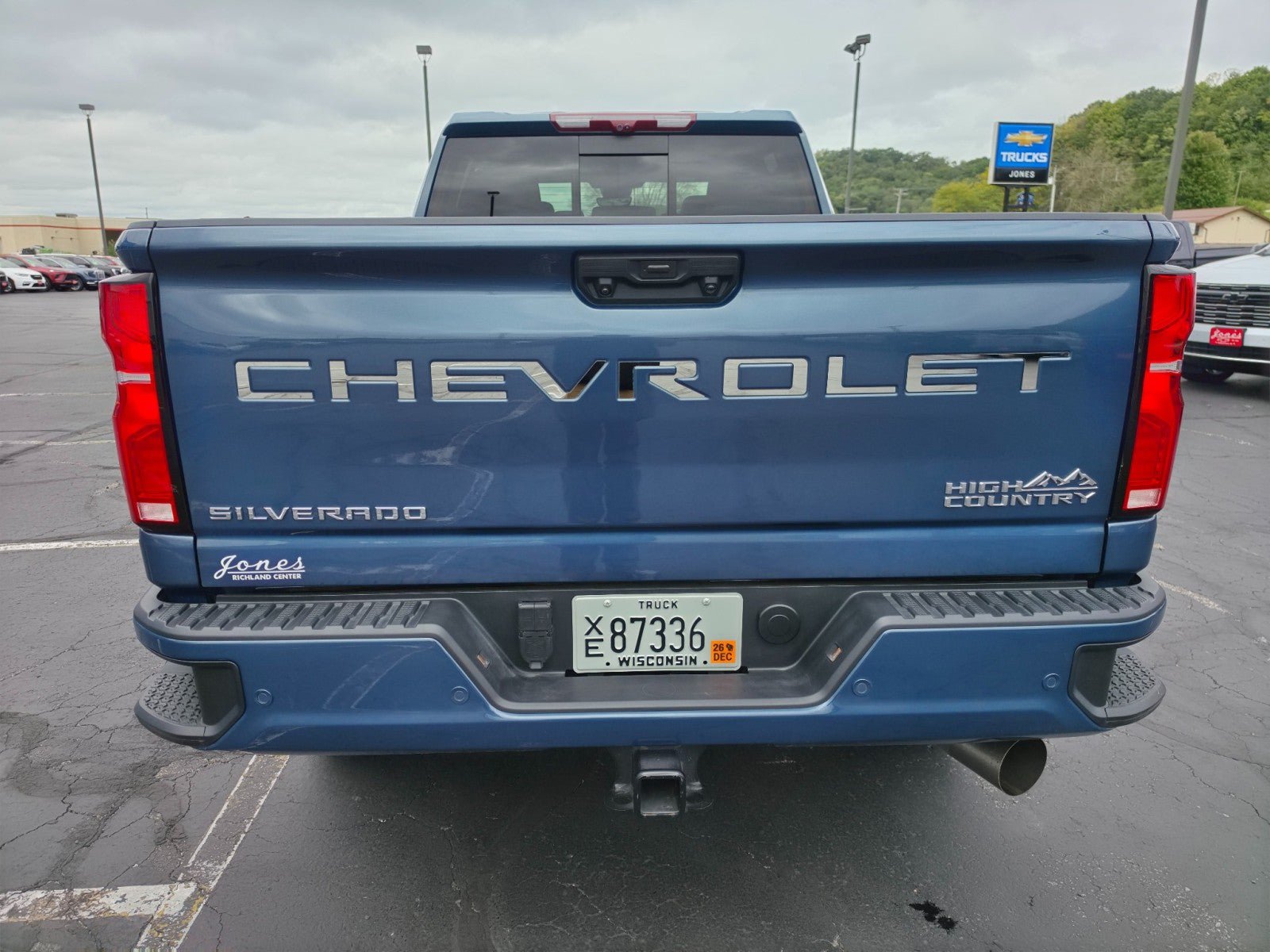Used 2025 Chevrolet Silverado 2500 High Country w/ High Country Premium Package AWD/4WD image 4