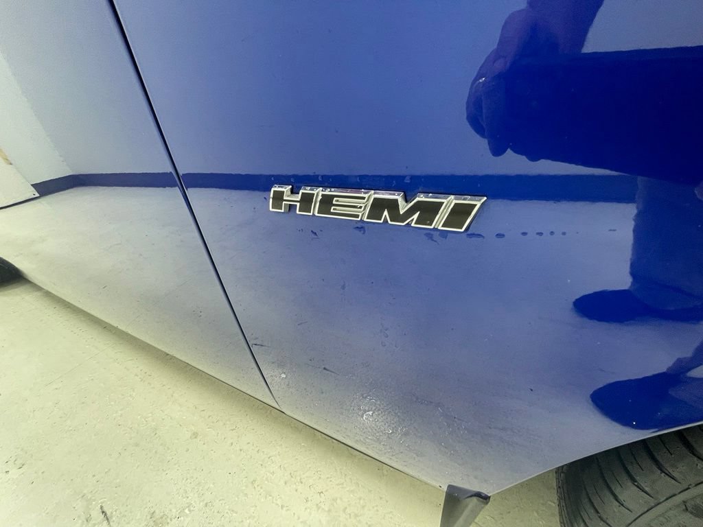 Used 2018 Dodge Challenger R/T RWD image 4