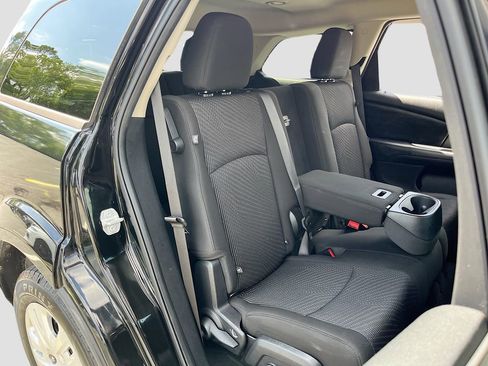 Used 2020 Dodge Journey SE w/ SE Popular Equipment Group FWD image 24