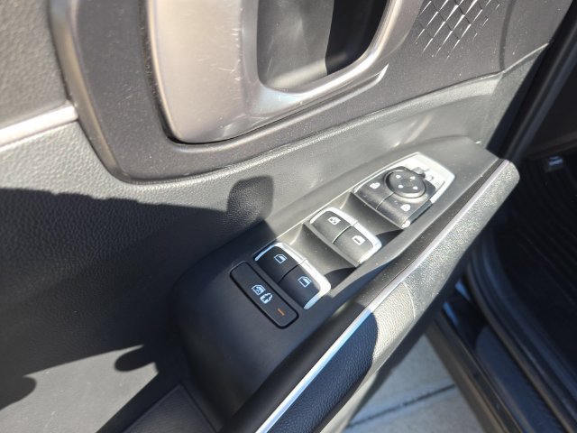 Used 2022 Kia Sorento S FWD image 22