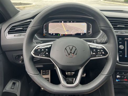Certified 2022 Volkswagen Tiguan SEL R-Line image 14