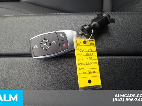 Used 2025 Mercedes-Benz GLA 250 image 37