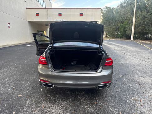 Used 2016 BMW 740i image 11