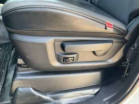 Used 2020 RAM 2500 Tradesman w/ Chrome Appearance Group RWD image 7