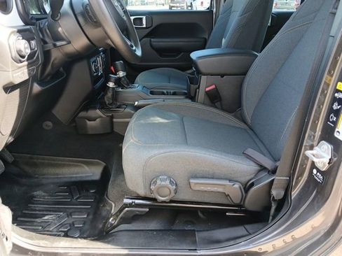 Used 2025 Jeep Gladiator Sport image 50