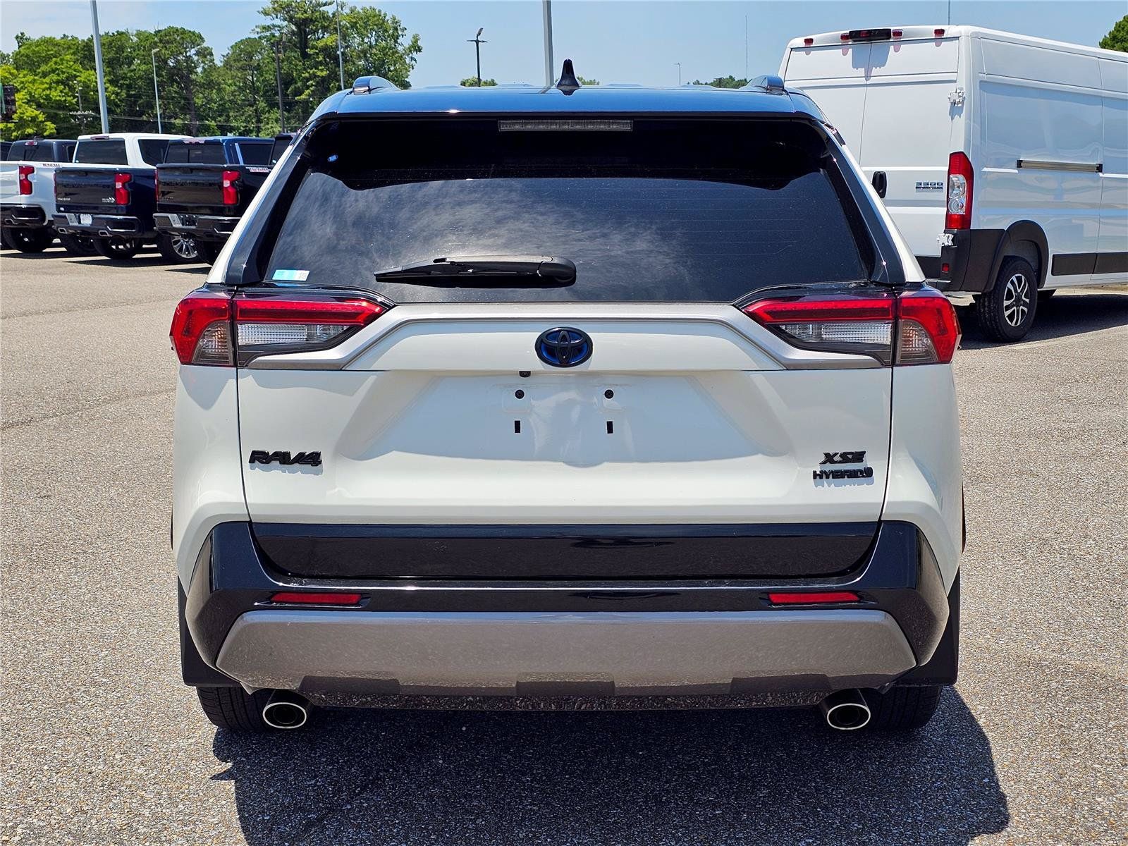 Used 2021 Toyota RAV4 XSE w/ XSE Grade Weather Package AWD/4WD image 11