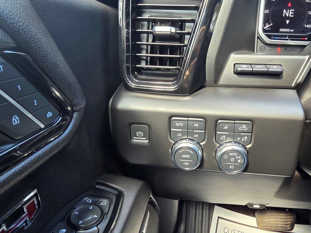 Used 2022 GMC Sierra 1500 AT4 w/ AT4 Premium Package AWD/4WD image 33