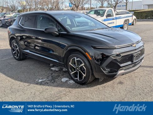 Certified 2024 Chevrolet Equinox EV LT image 1