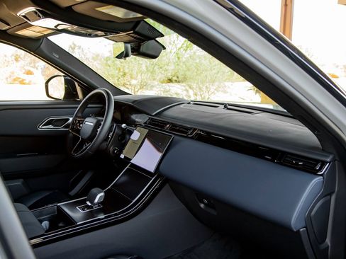 New 2026 Land Rover Range Rover Velar Dynamic SE image 29