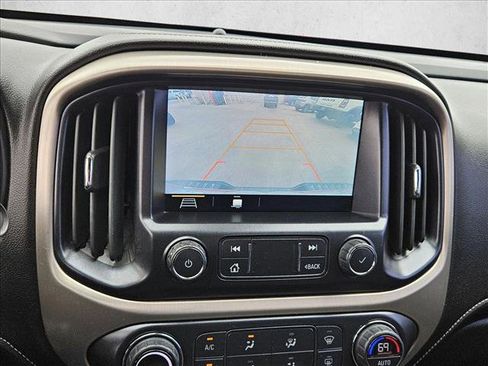 Used 2021 GMC Canyon Denali image 18