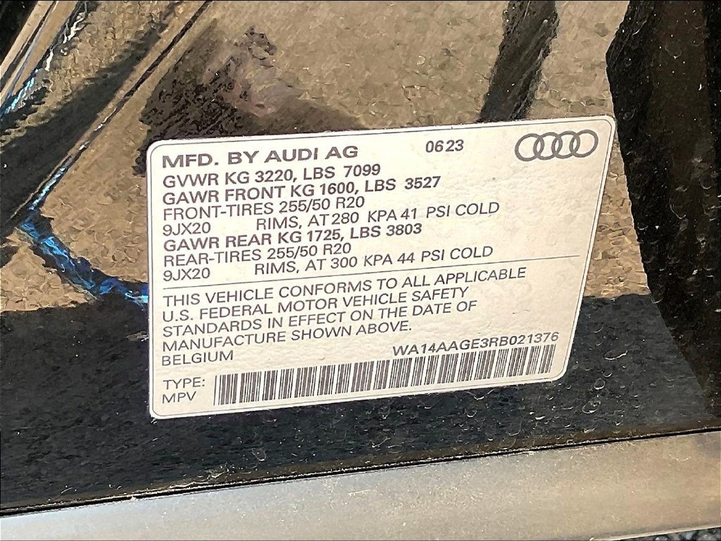 Used 2024 Audi Q8 e-tron Premium AWD/4WD image 20