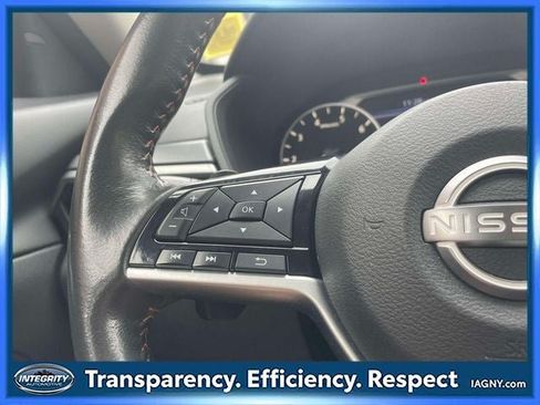 Used 2023 Nissan Altima 2.5 SR FWD image 22