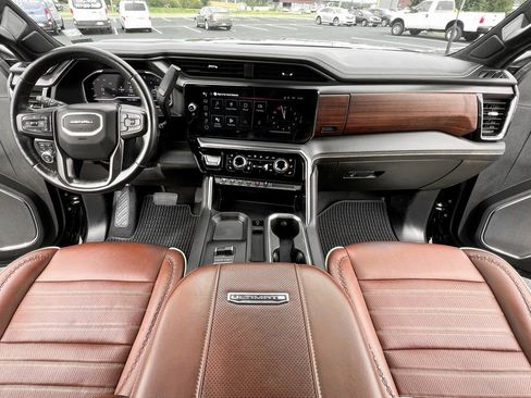 Used 2024 GMC Sierra 3500 Denali Ultimate image 3