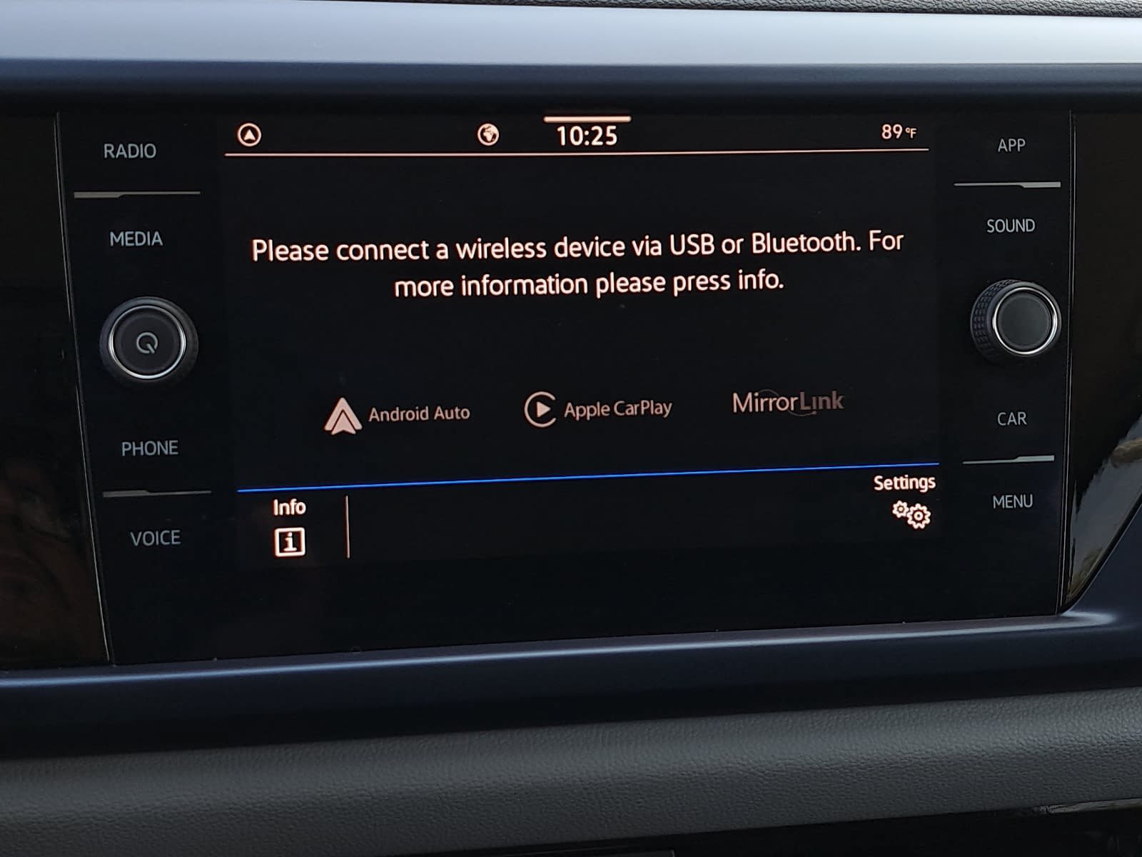 Used 2022 Volkswagen Taos SE FWD image 23