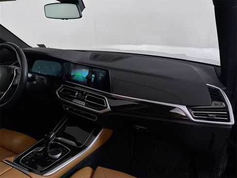 Used 2023 BMW X5 xDrive40i w/ Premium Package image 30