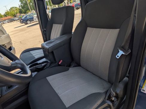 Used 2010 Jeep Liberty Sport w/ Popular Equipment Group AWD/4WD image 11