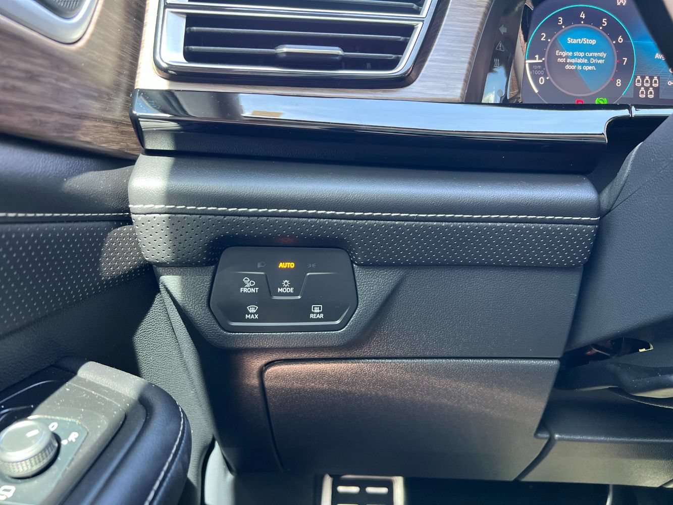 Used 2024 Volkswagen Atlas SEL Premium R-Line AWD/4WD image 16