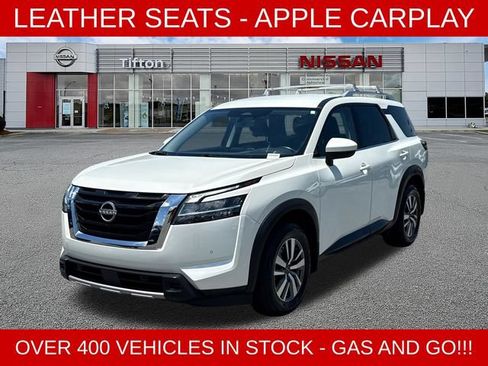Used 2023 Nissan Pathfinder SL FWD image 3