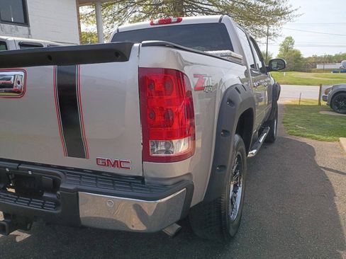 Used 2007 GMC Sierra 1500 SLE w/ SLE2 Preferred Package AWD/4WD image 6