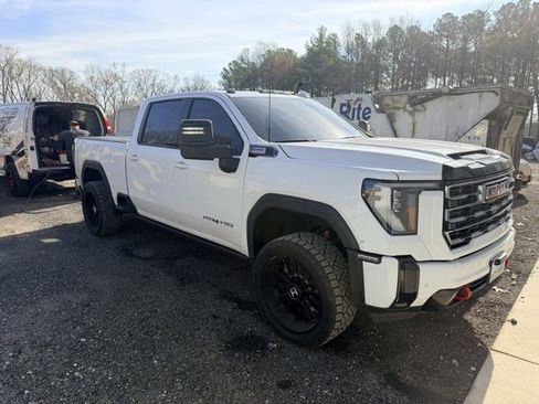 Used 2025 GMC Sierra 2500 AT4 w/ AT4 Premium Plus Package image 2