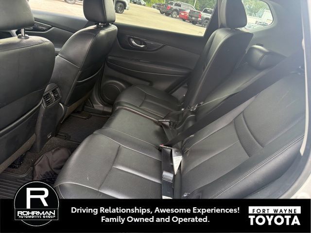 Used 2019 Nissan Rogue SL w/ Premium Package FWD image 8