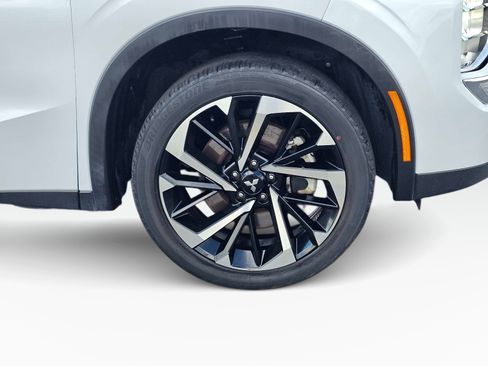 Used 2024 Mitsubishi Outlander SE Black Edition AWD/4WD image 6