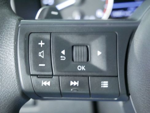 Used 2024 Nissan Rogue SV AWD/4WD image 25