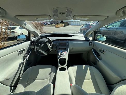 Used 2014 Toyota Prius Three image 8