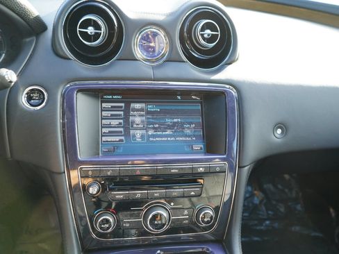 Used 2011 Jaguar XJ L Supersport RWD image 11