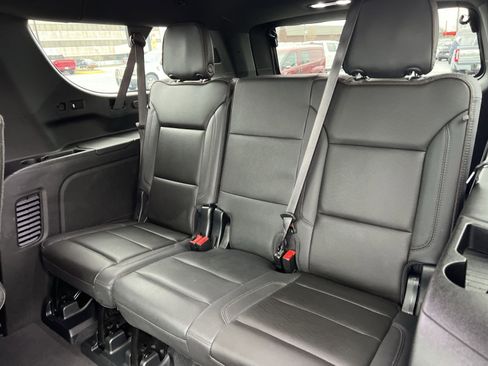 Used 2023 Chevrolet Suburban High Country image 26