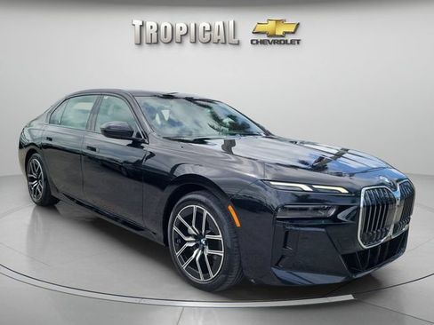 Used 2025 BMW 740i RWD image 7