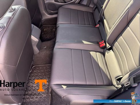 Used 2023 Volkswagen Jetta SE w/ Panoramic Sunroof Package image 10