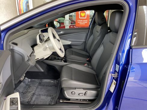 Certified 2021 Volkswagen ID.4 1st Edition RWD image 36