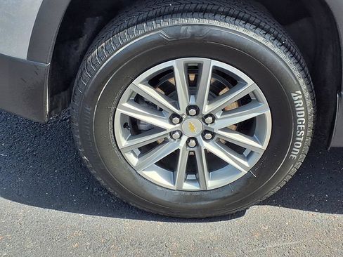 Used 2023 Chevrolet Traverse LT FWD image 10