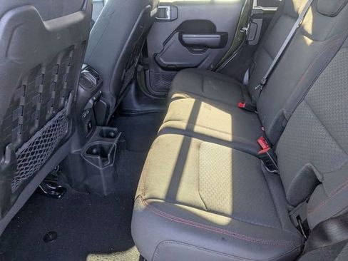 Used 2022 Jeep Wrangler Unlimited Rubicon w/ Cold Weather Group image 30