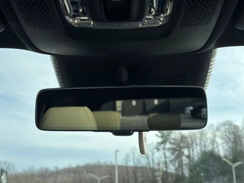 Used 2025 Mercedes-Benz GLA 250 4MATIC image 57