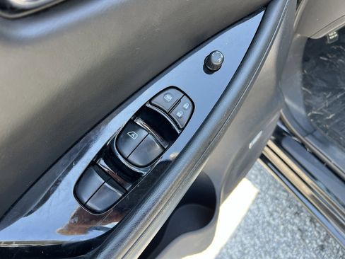 Used 2015 Nissan Leaf SL w/ Premium Package image 26