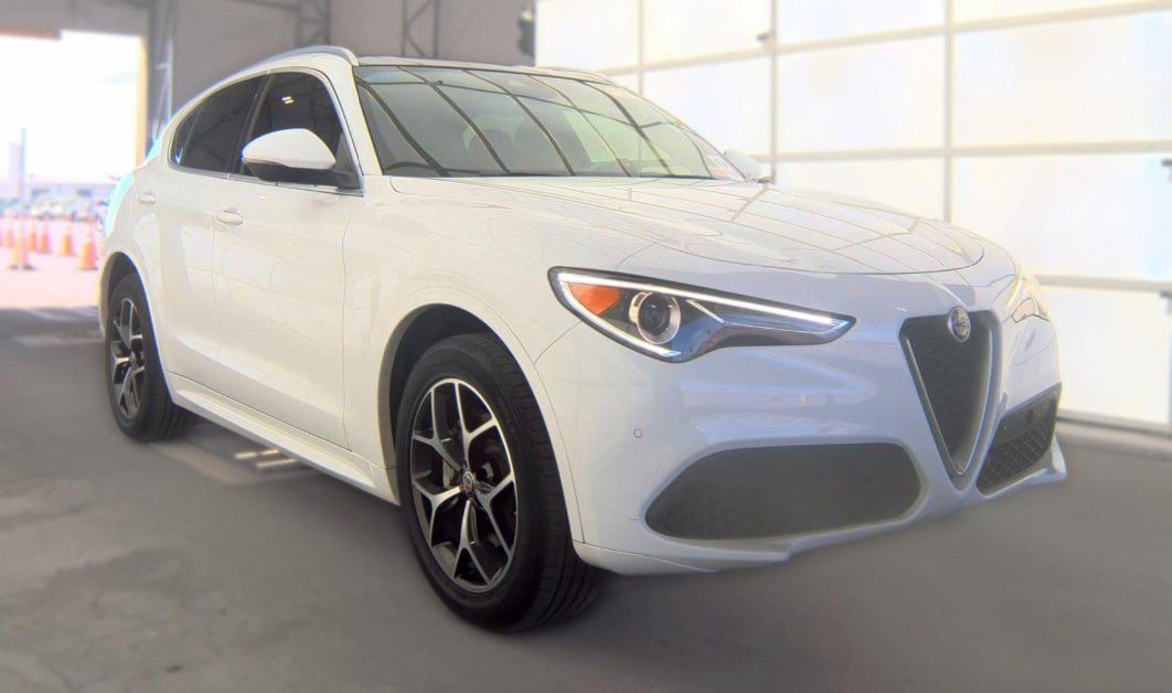 Used 2021 Alfa Romeo Stelvio Ti w/ Nero Edizione AWD/4WD image 2