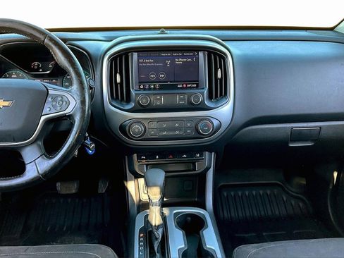 Used 2022 Chevrolet Colorado LT w/ Fleet Safety Package image 6