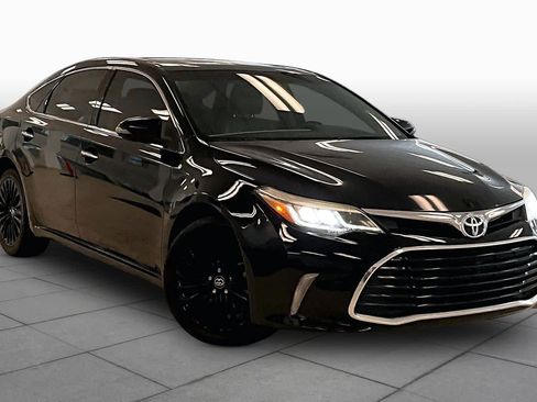 Used 2016 Toyota Avalon Touring FWD image 2