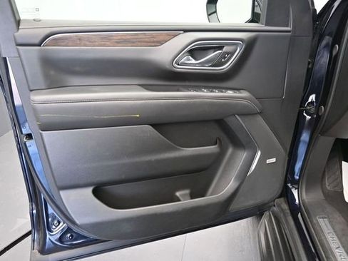 Used 2023 Chevrolet Suburban Premier AWD/4WD image 21