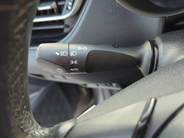 Used 2019 Toyota C-HR XLE FWD image 12