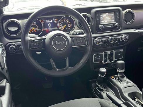 Used 2018 Jeep Wrangler Unlimited Sport S AWD/4WD image 12