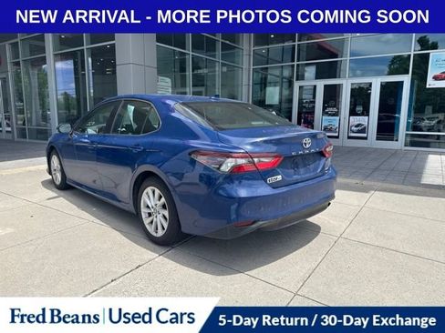 Used 2023 Toyota Camry LE FWD image 5