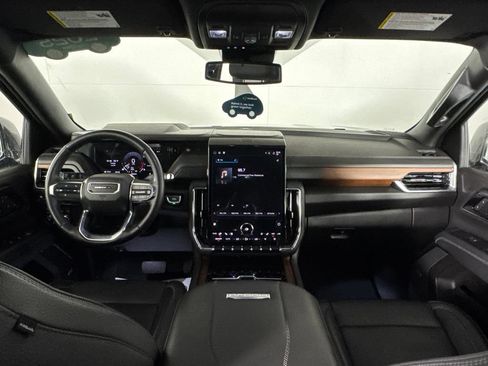 Certified 2025 GMC Yukon Denali AWD/4WD image 31