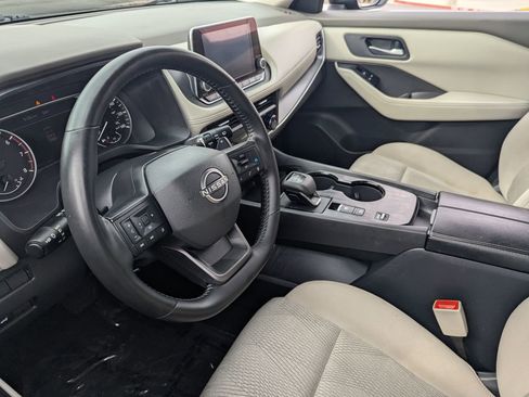 Certified 2025 Nissan Rogue SV image 18