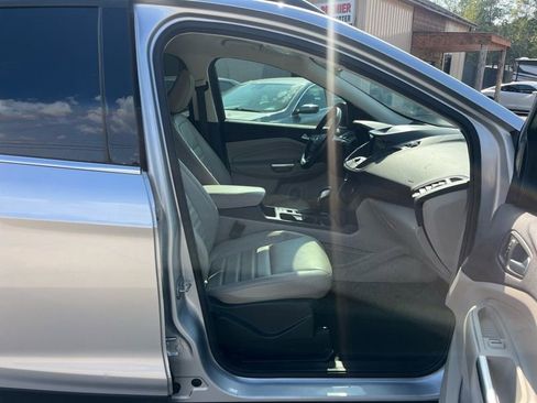 Used 2019 Ford Escape SEL image 7