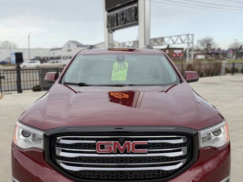 Used 2018 GMC Acadia SLT w/ LPO, Black Accent Package image 2