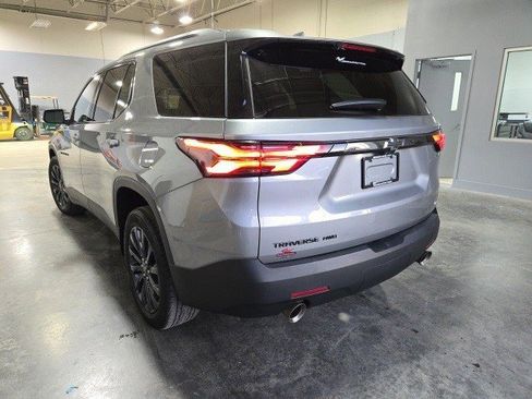 Used 2023 Chevrolet Traverse RS image 3