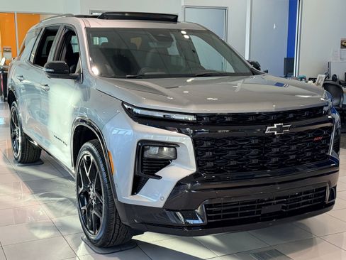 New 2026 Chevrolet Traverse RS image 3